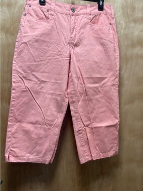 Women’s Faded Glory Capris